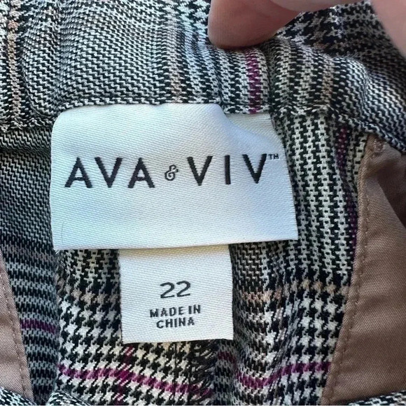 AVA & ViV women pants bun in the front with elastic back belt loops around sz22 - Picture 3 of 3